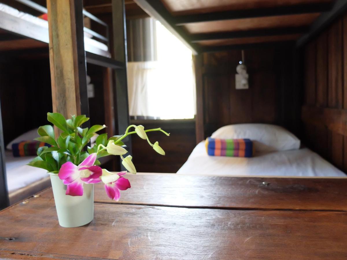 Iamwarin Mini Hostel Warin Chamrap Esterno foto