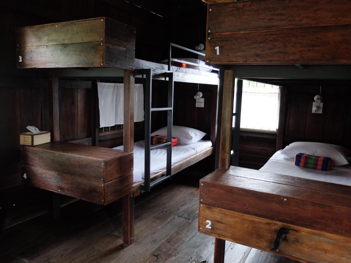 Iamwarin Mini Hostel Warin Chamrap Esterno foto